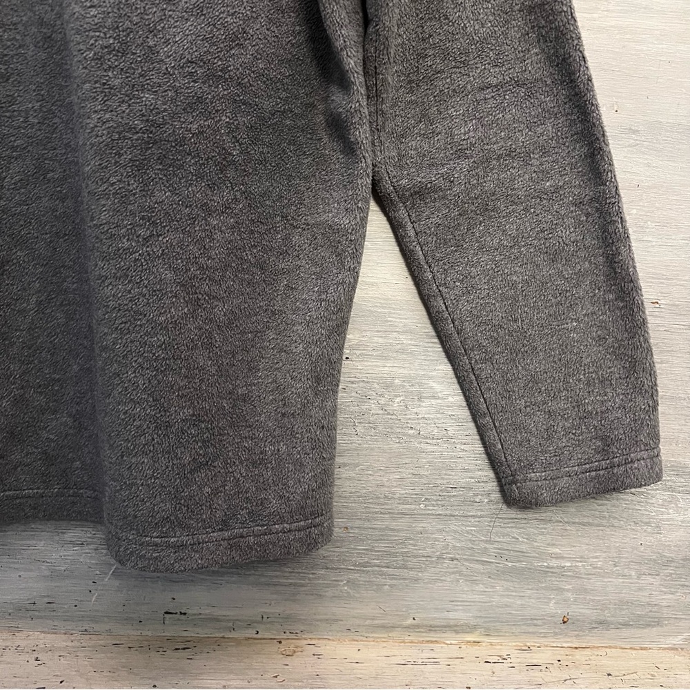 Croft‎ & Barrow Grey Embroidered Chickadee Pullover VNeck Top Large GC - Picture 4 of 7